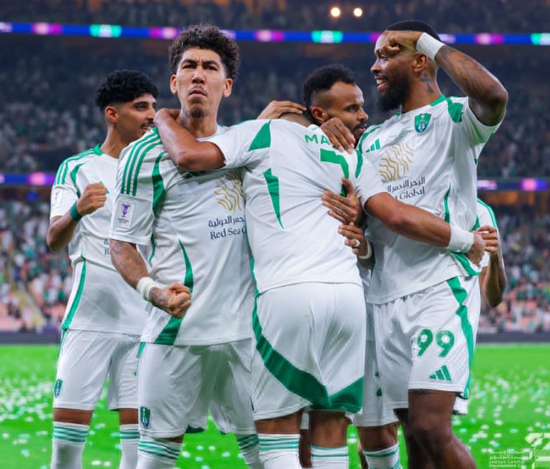 لاعبو أهلي جدة
