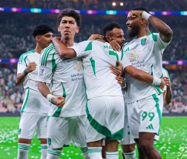 لاعبو أهلي جدة