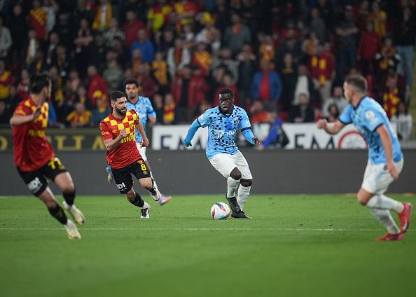 Goztepe%20Basaksehir2