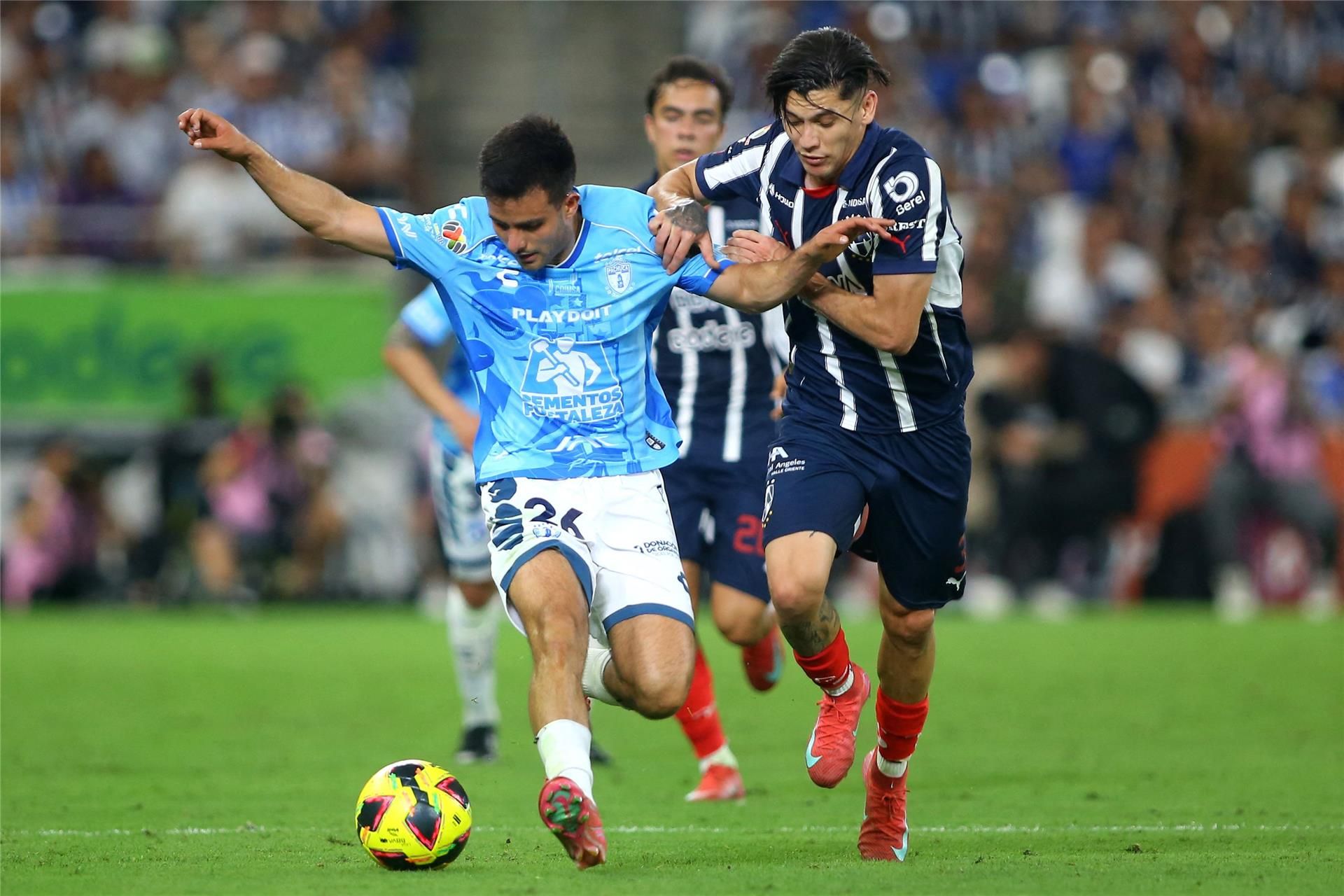 من لقاء مونتيري وباتشوكا أمس