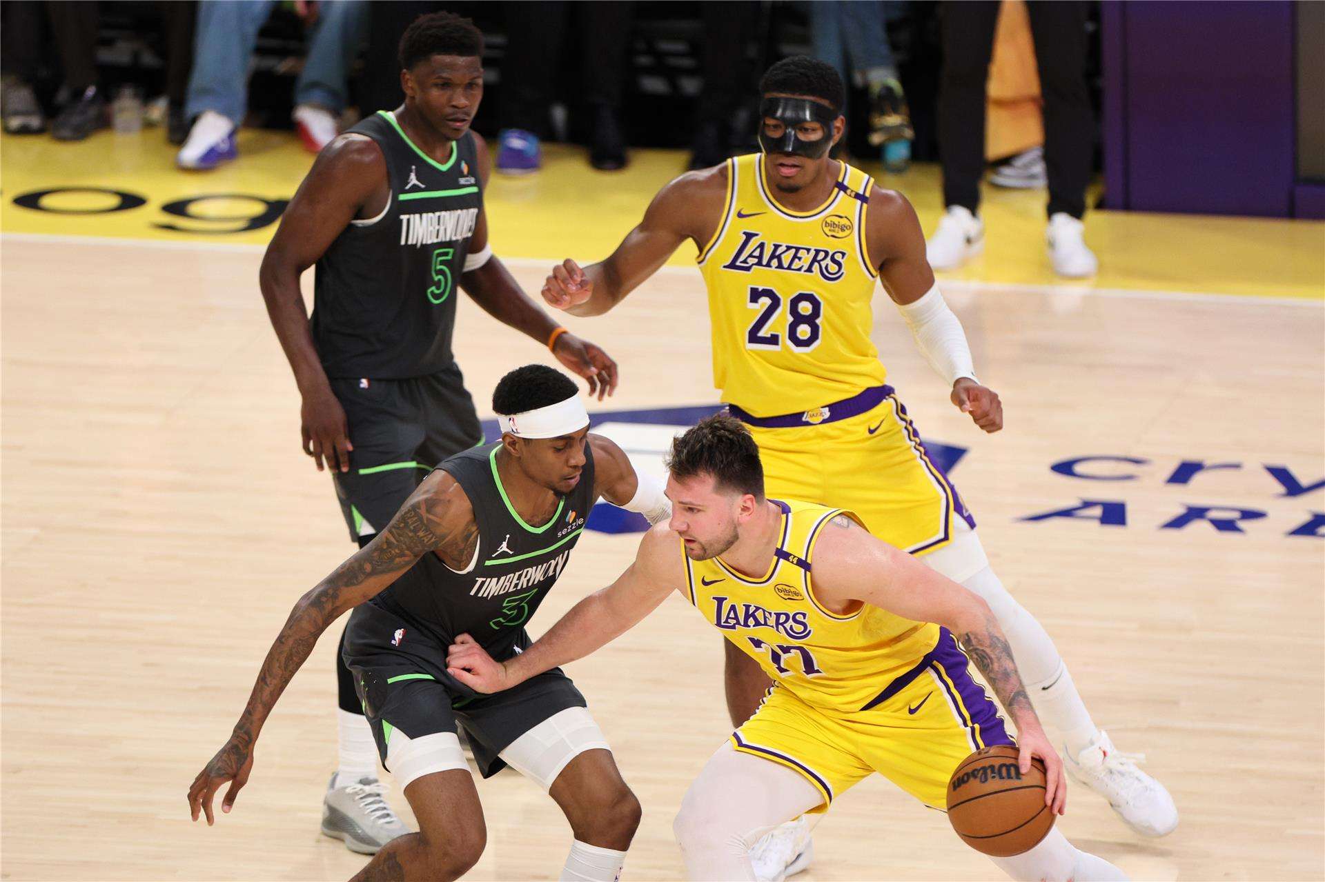 من مباراة مينيسوتا وليكرز