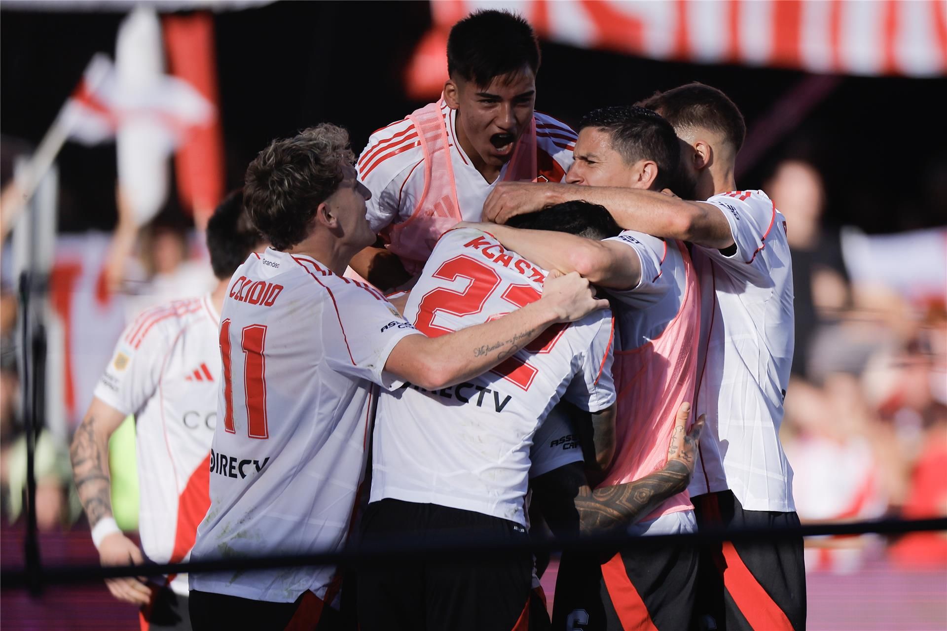 لاعبو ريفر بليت