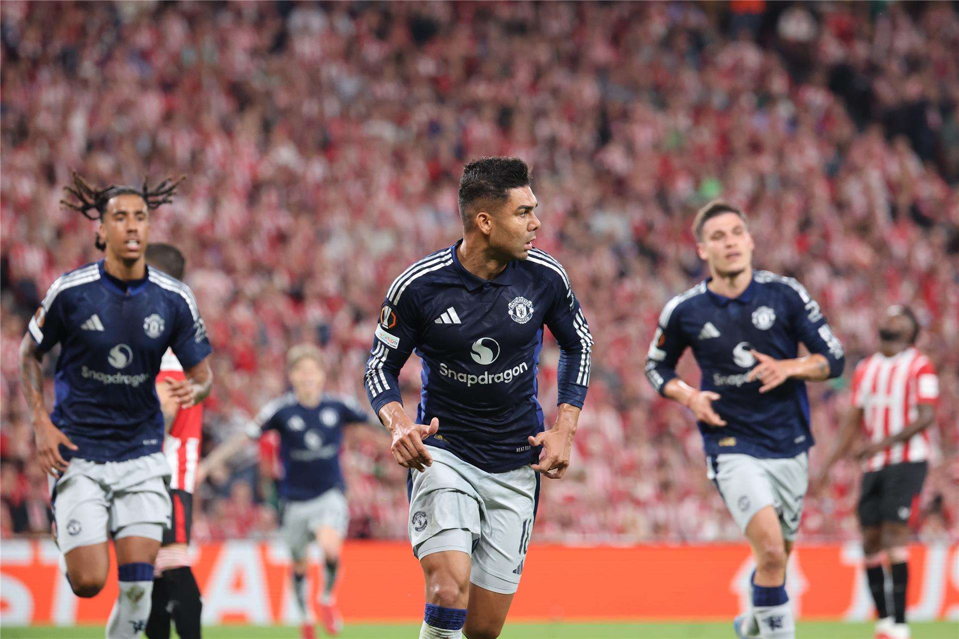 فرحة لاعبي اليونايتد