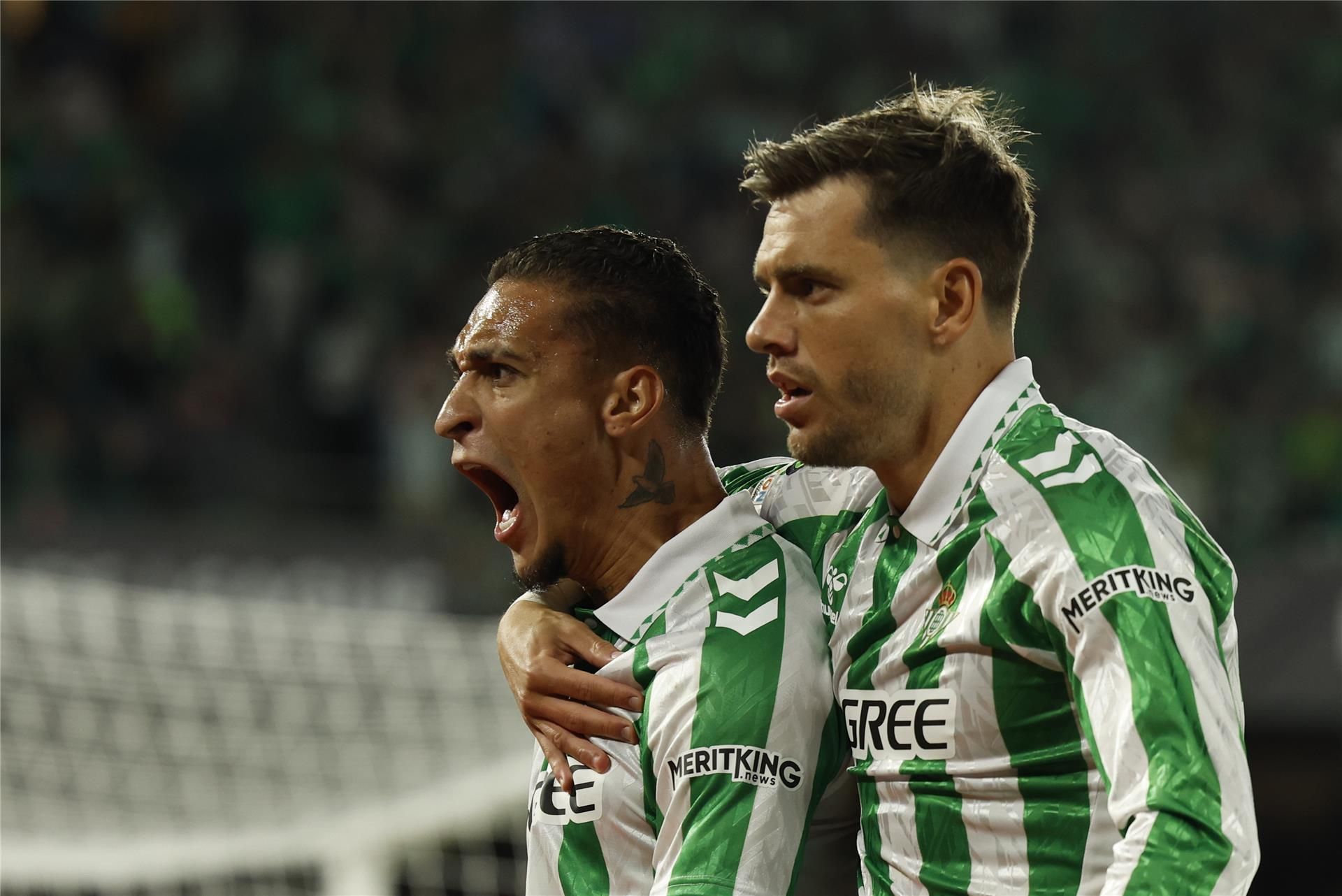 فرحة لاعبي ريال بيتيس