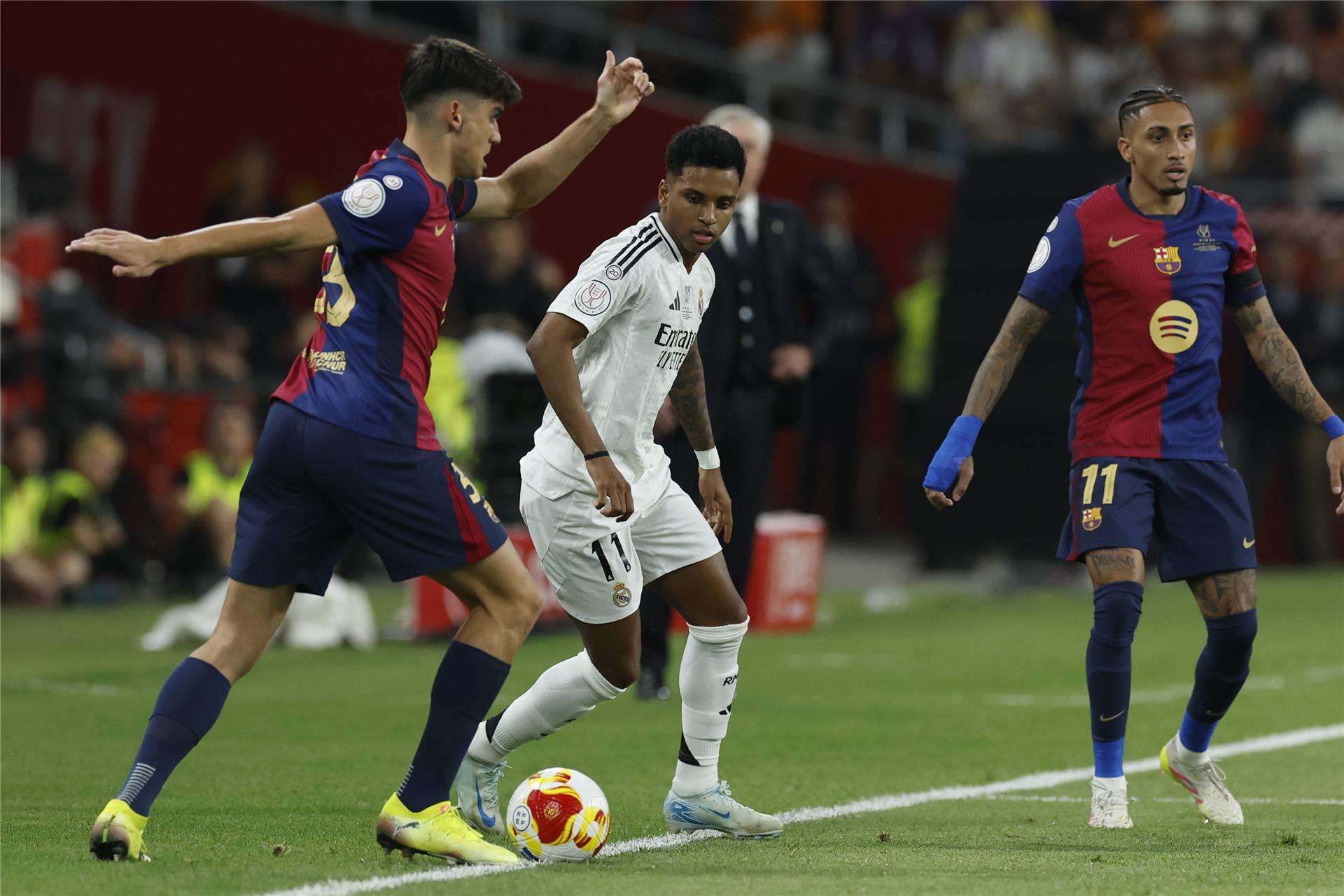 كلاسيكو سابق بين الفريقين