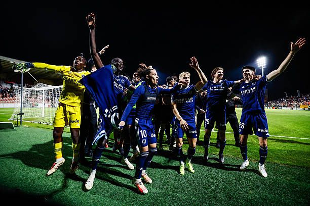 فرحة لاعبي باريس إف سي