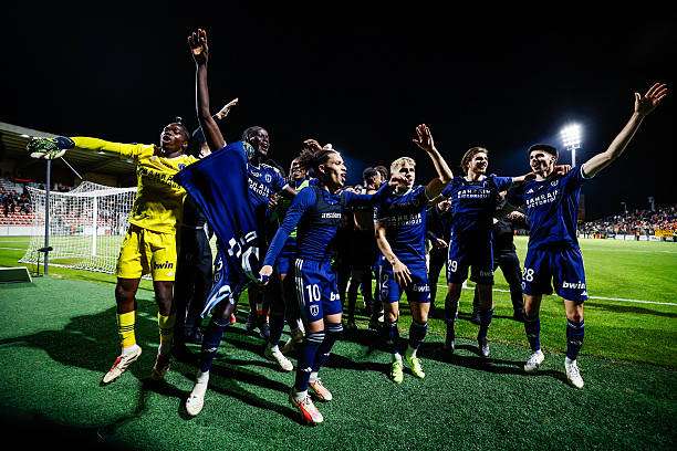 فرحة لاعبي باريس إف سي