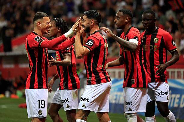 فرحة لاعبي نيس