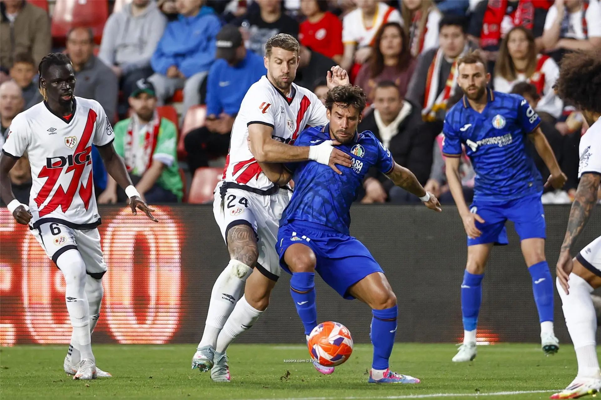 ?i=epa%2fsoccer%2f2025-05%2f2025-05-02%2f2025-05-02-12070026_epa