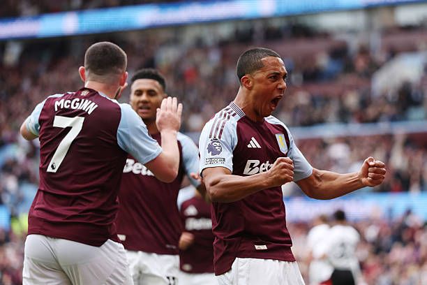 لاعبو أستون فيلا