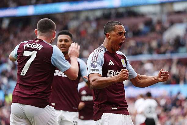 لاعبو أستون فيلا