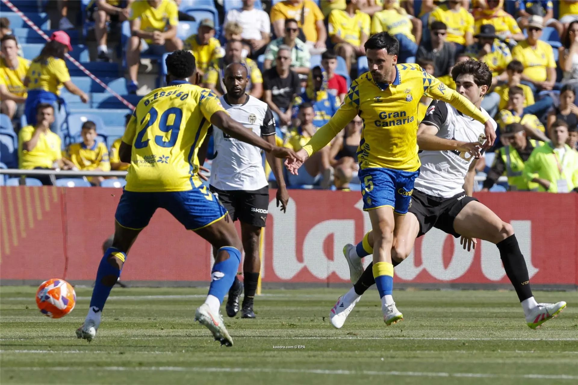 ?i=epa%2fsoccer%2f2025-05%2f2025-05-03%2f2025-05-03-12071933_epa