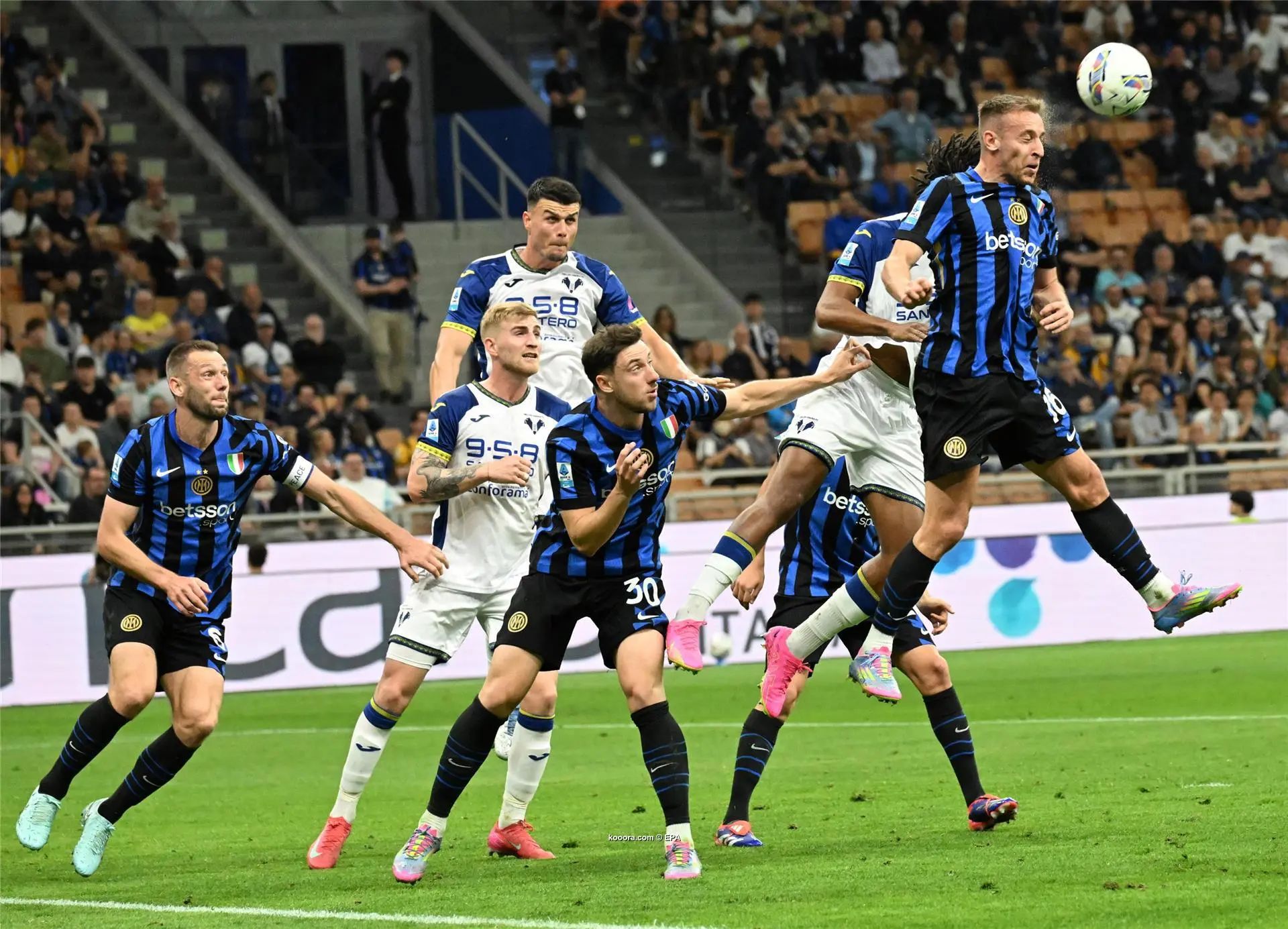 ?i=epa%2fsoccer%2f2025-05%2f2025-05-03%2f2025-05-03-12072129_epa