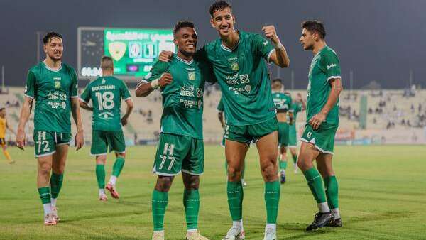 لاعبو العربي