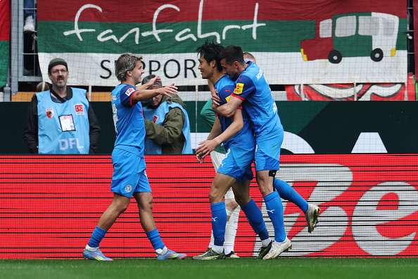 لاعبو هولشتاين كيل