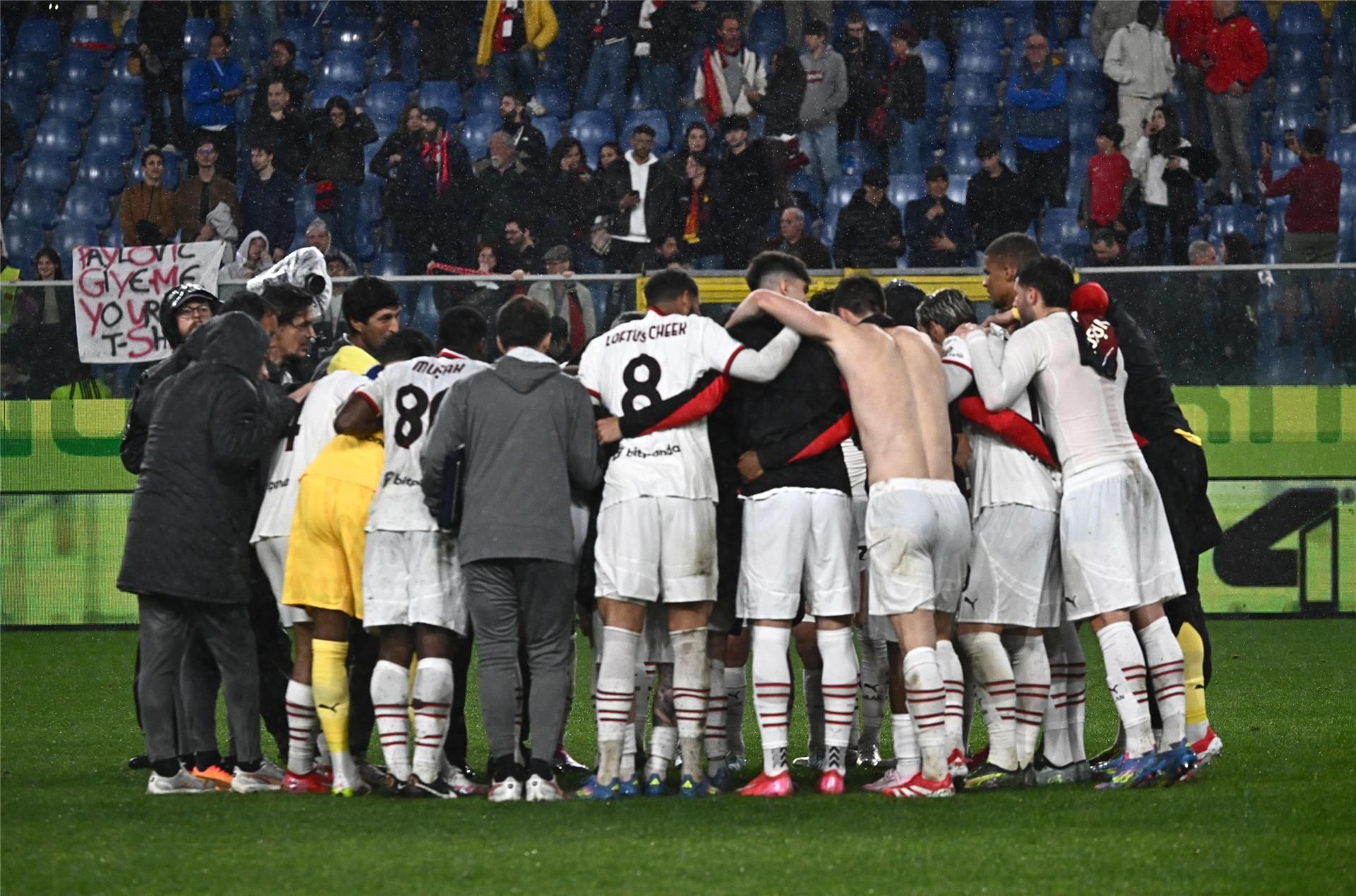 لاعبو ميلان