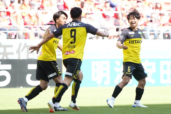 لاعبو كاشيوا ريسول