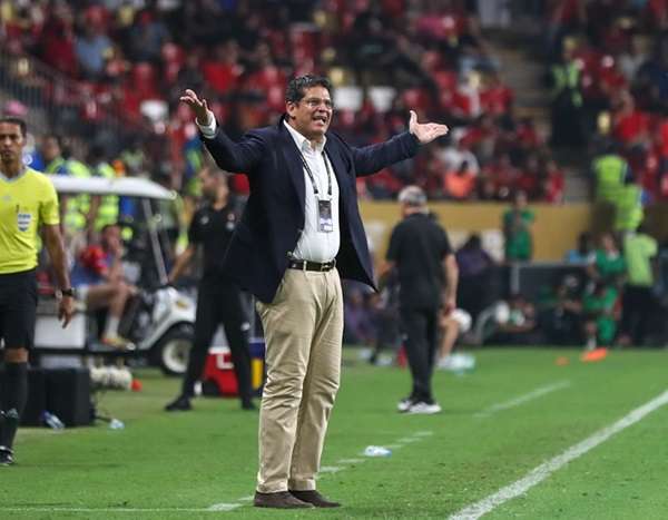 أيمن الرمادي