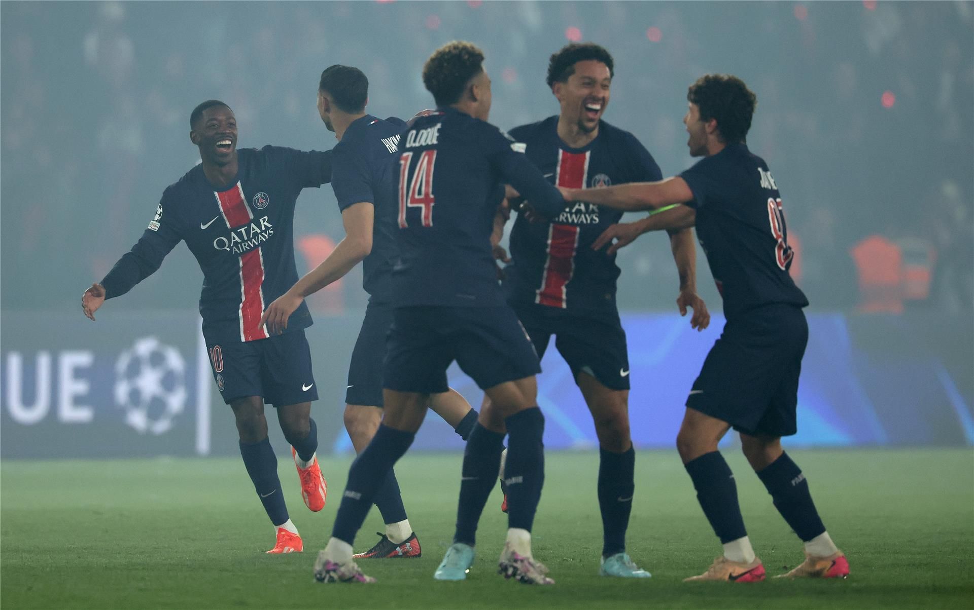 فرحة لاعبي باريس سان جيرمان