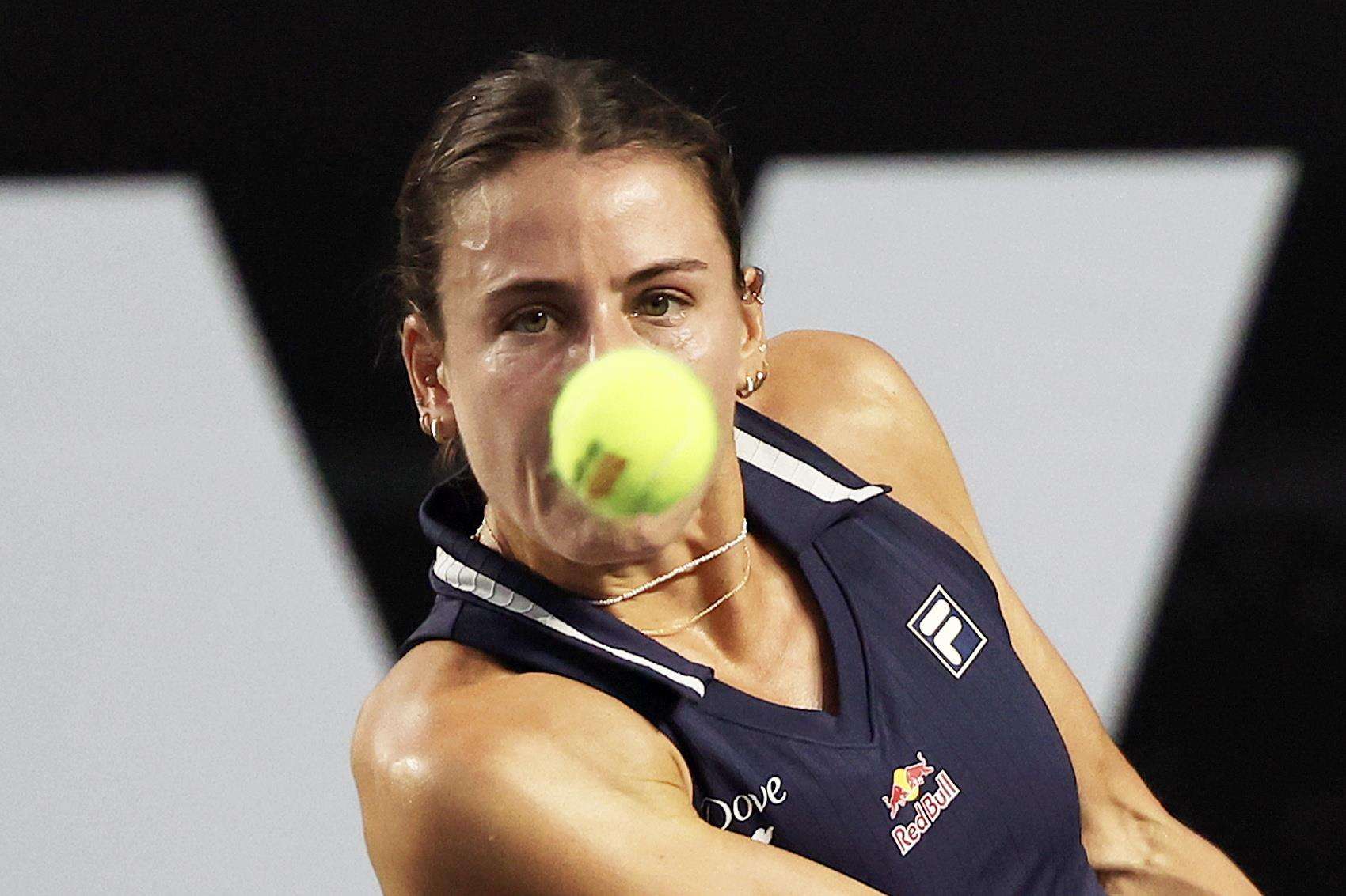 إيما نافارو