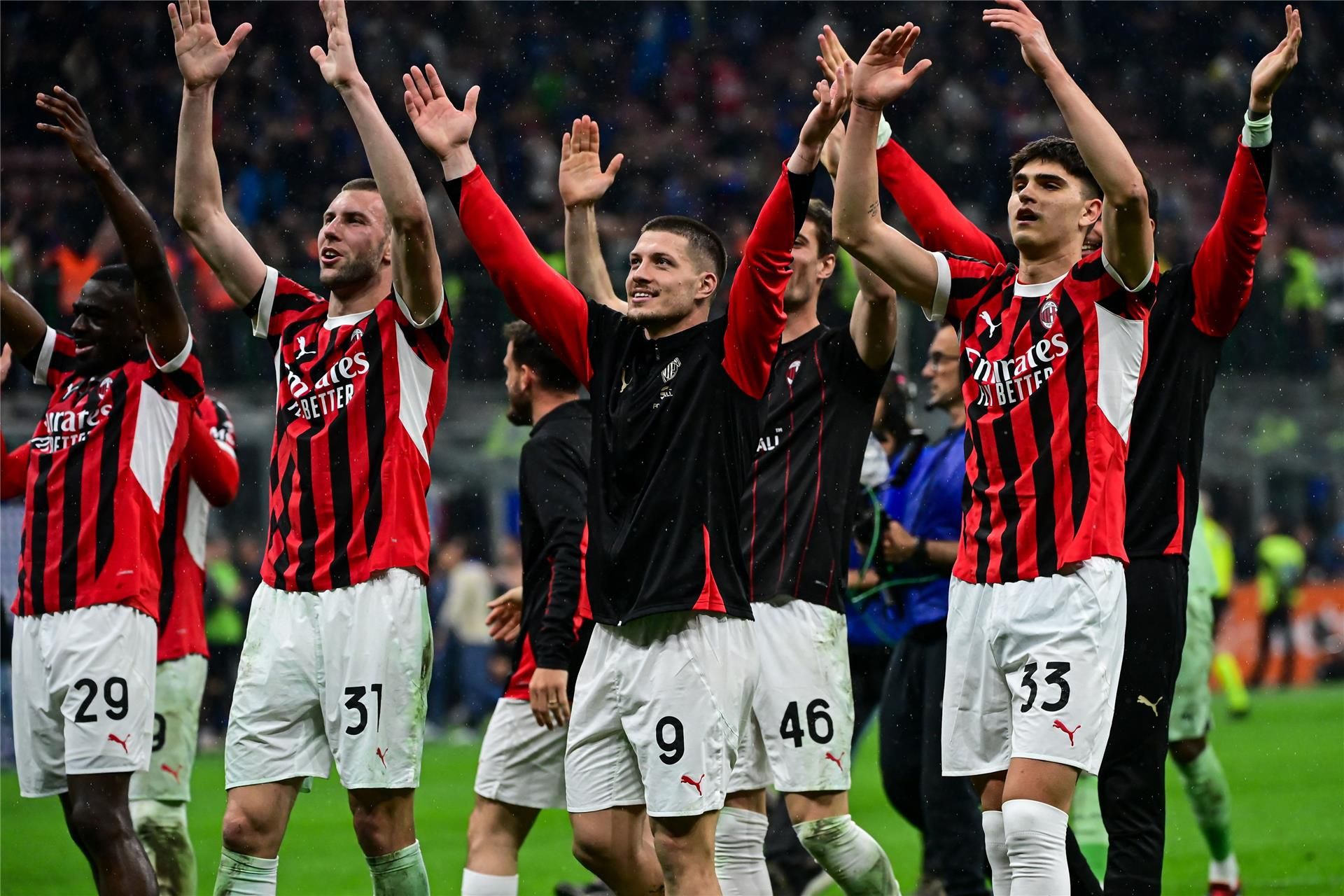 لاعبو ميلان