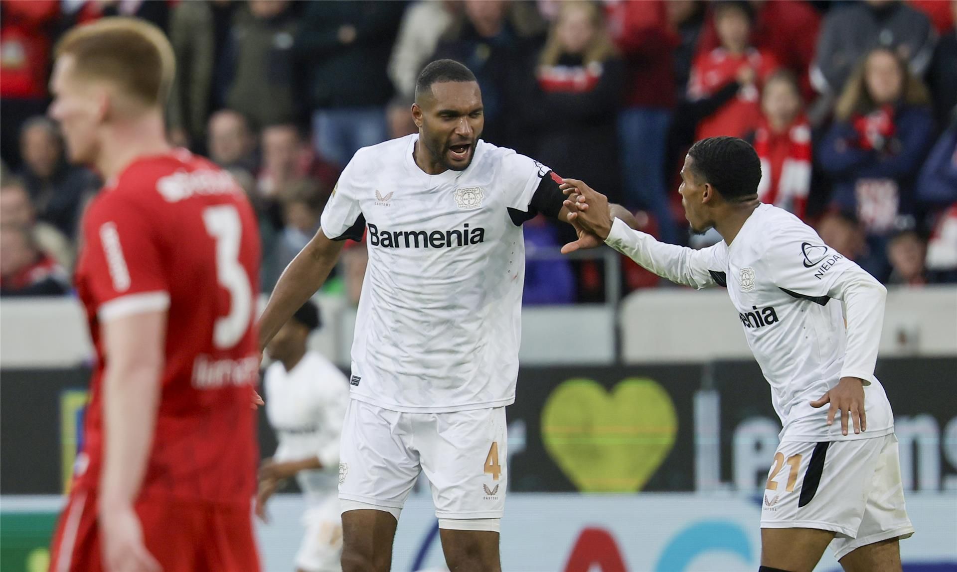 جوناثان تاه