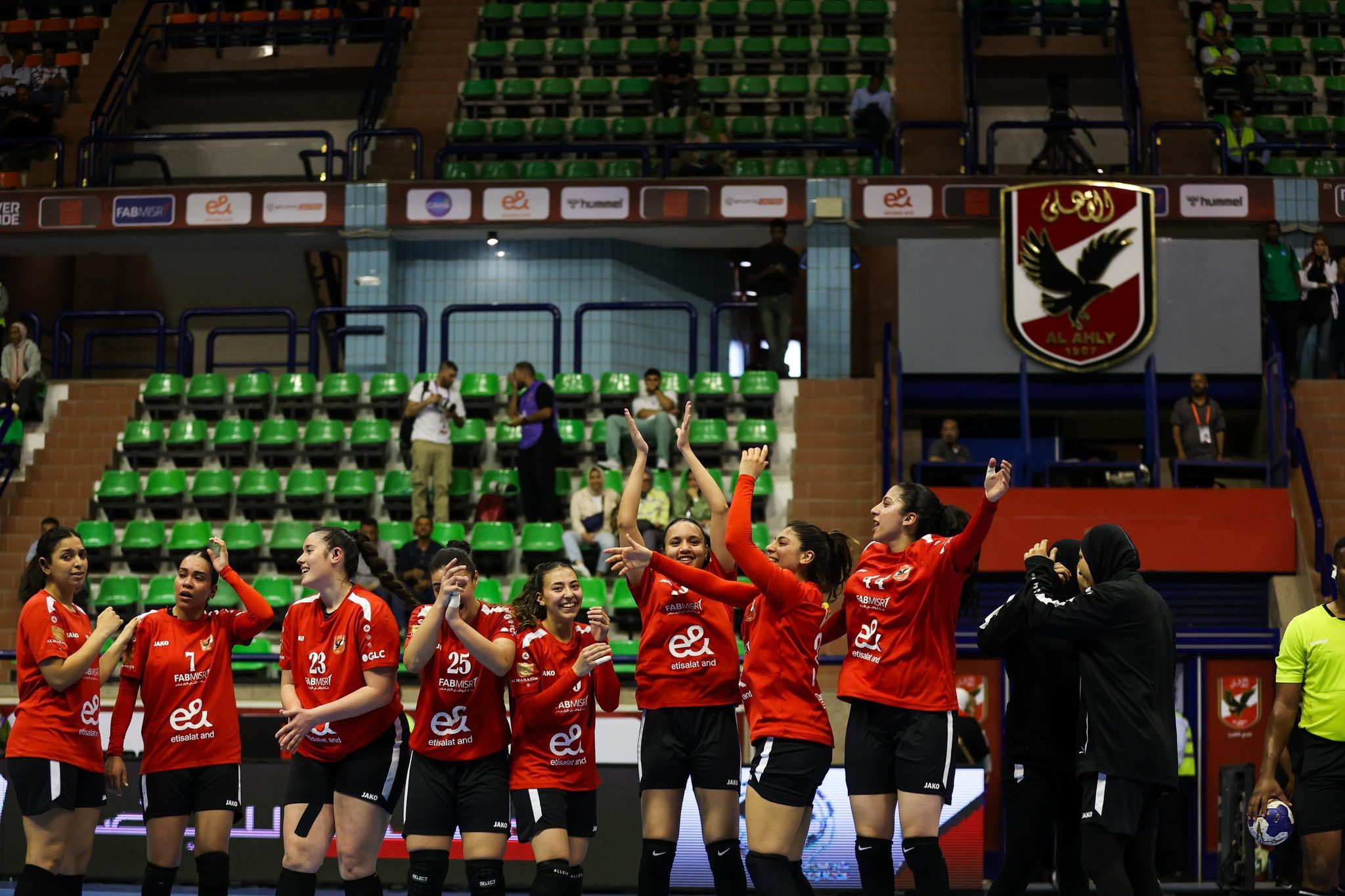 لاعبات الأهلي