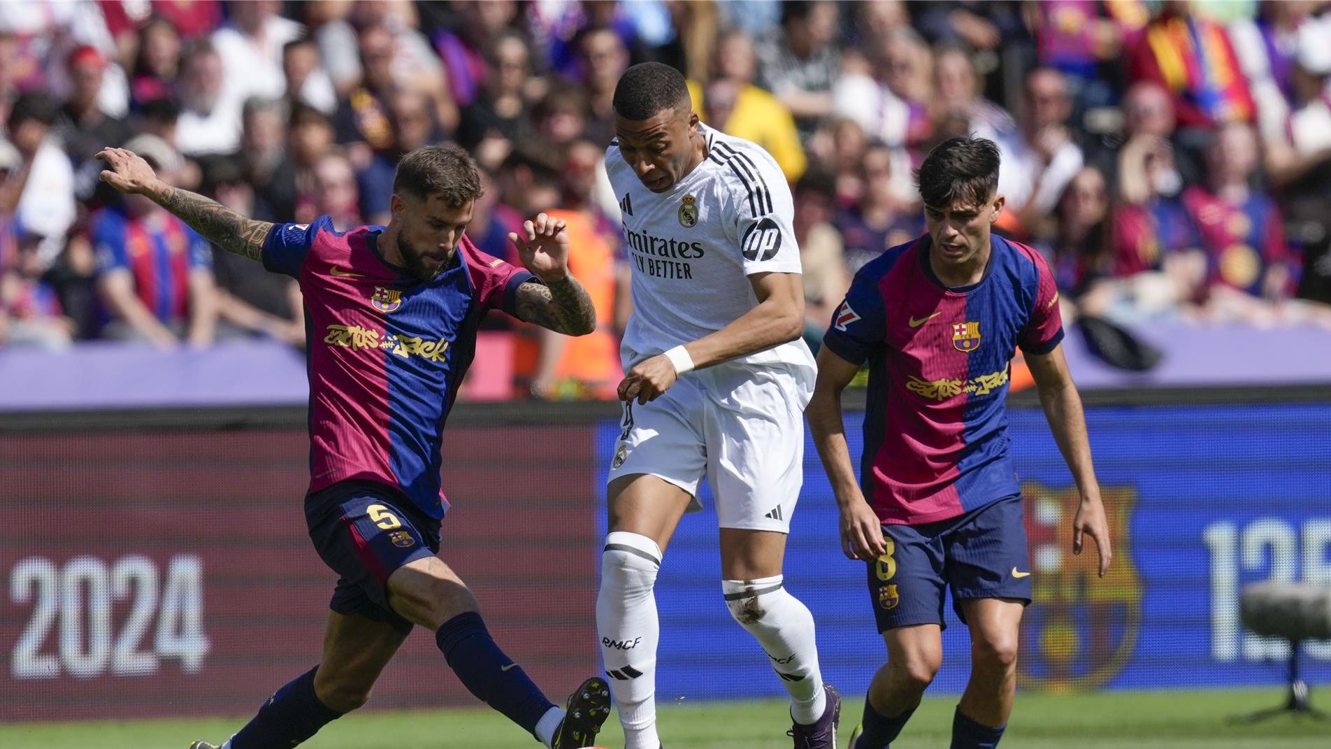 مبابي ومارتينيز من الكلاسيكو