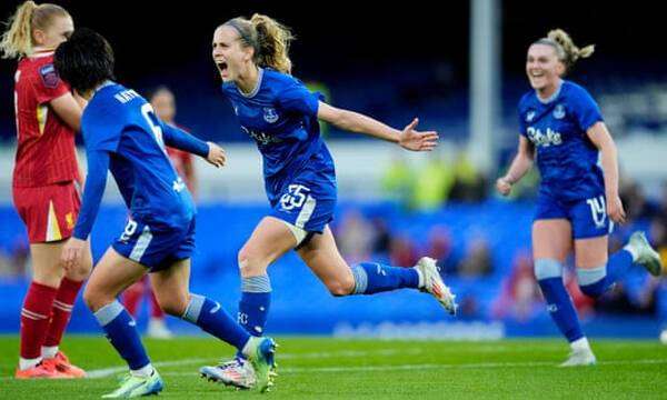 لاعبات إيفرتون