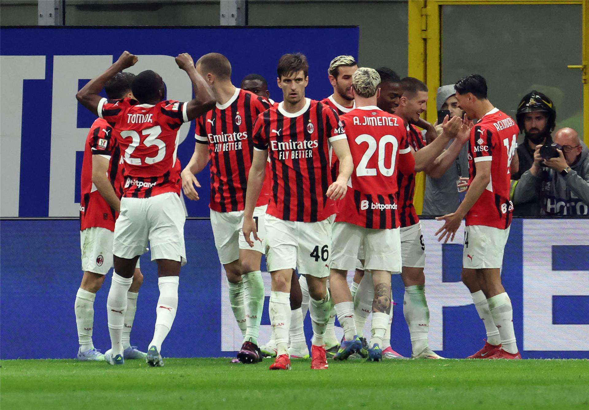 لاعبو ميلان