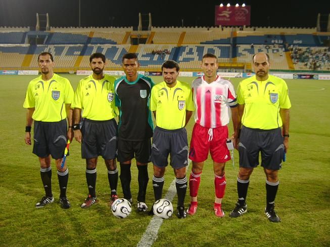 صورة كابتن شباب الاردن عصام ابو طوق وكابتن الاهلي جاكنتو