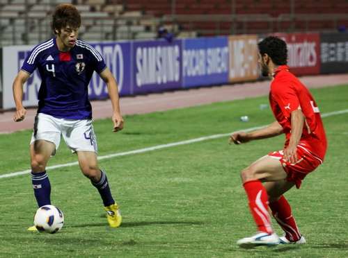 هيروكي ساكاي ( يسار ) 