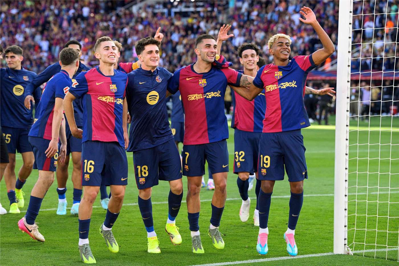 لاعبو برشلونة