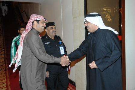 المقدم سعد الهملان والمقدم خالد النجار في استقبال الوفد السعودي 