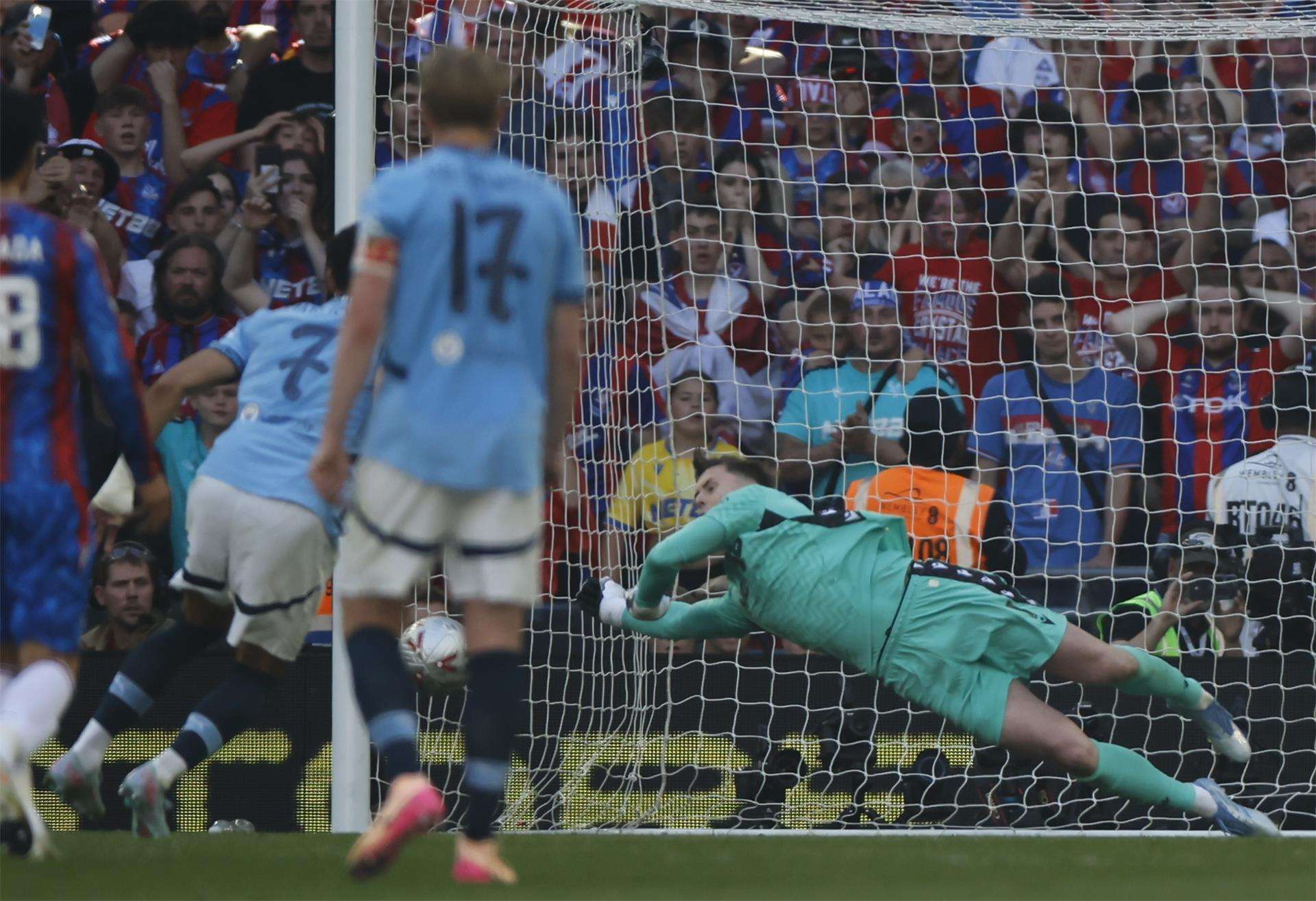 دين هندرسون