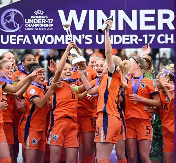 من تتويج هولندا