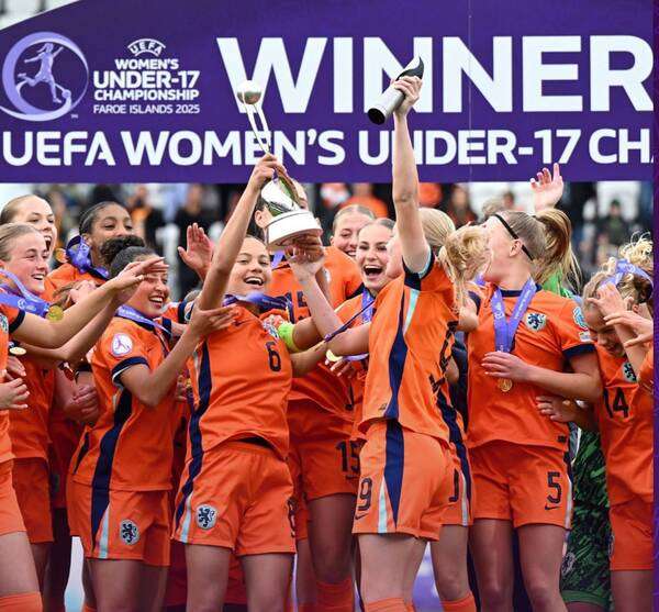 من تتويج هولندا