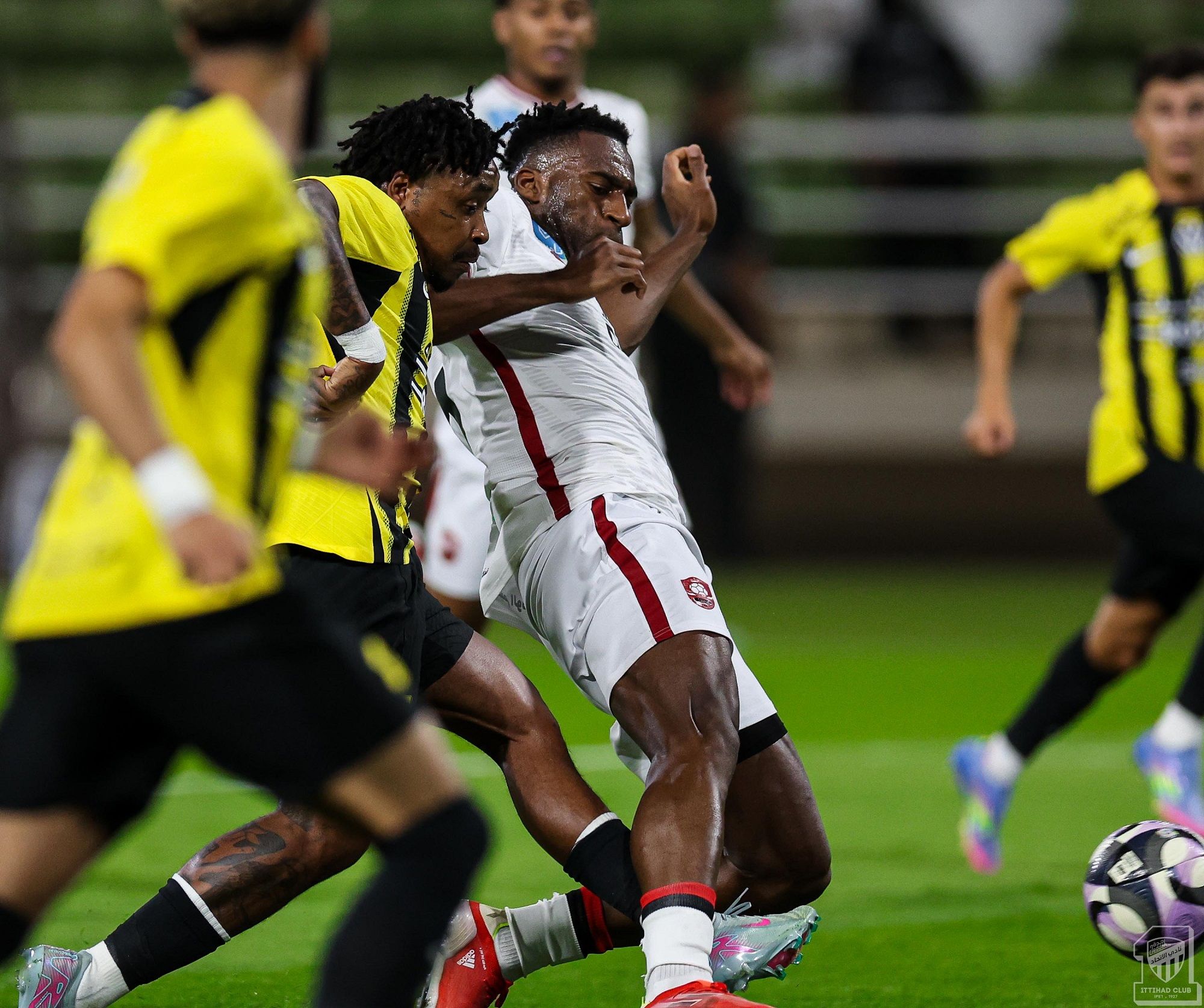 من مباراة الرائد والاتحاد