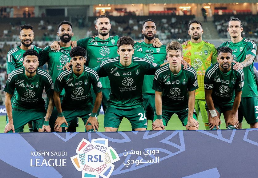 لاعبو أهلي جدة