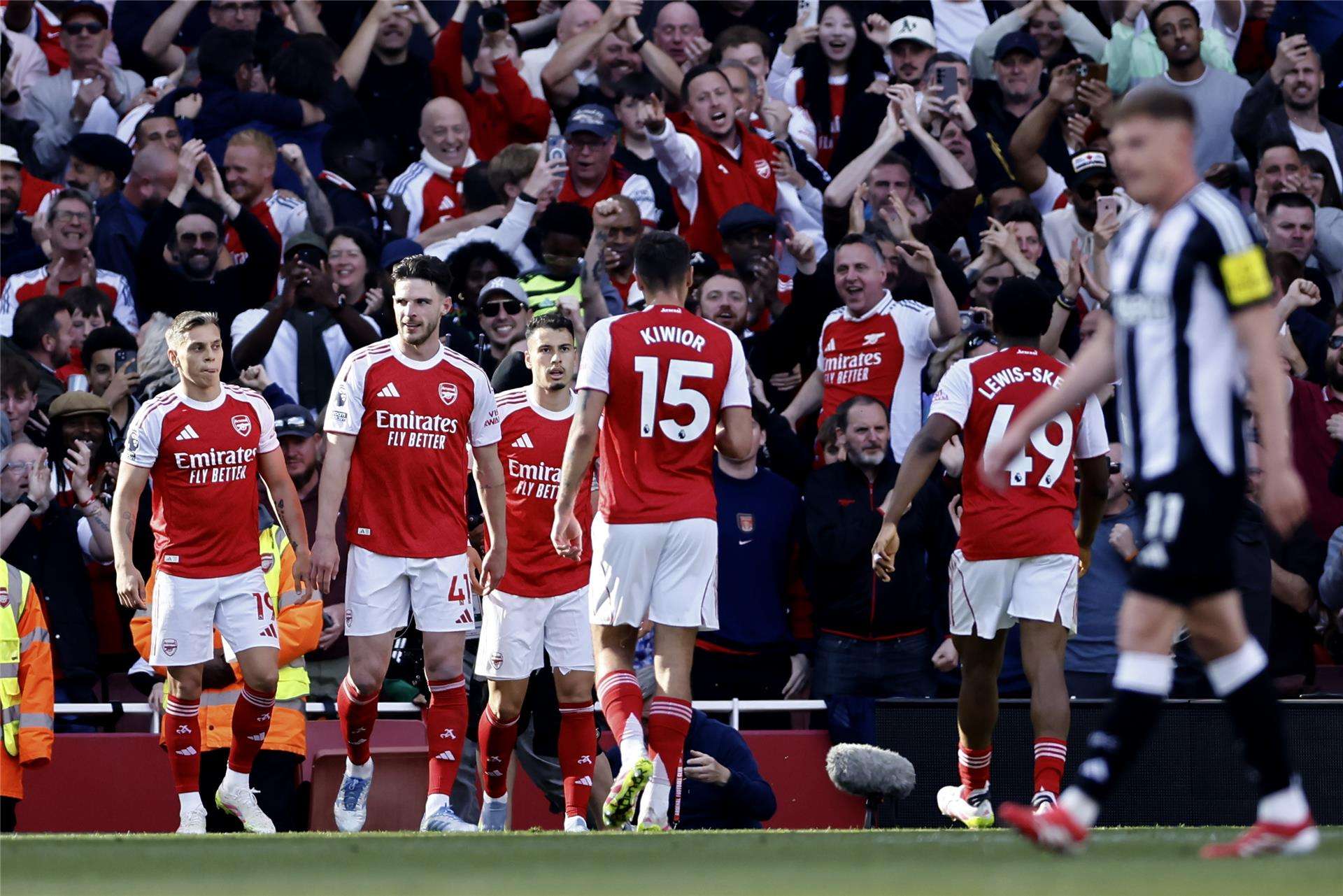 فرحة لاعبي آرسنال