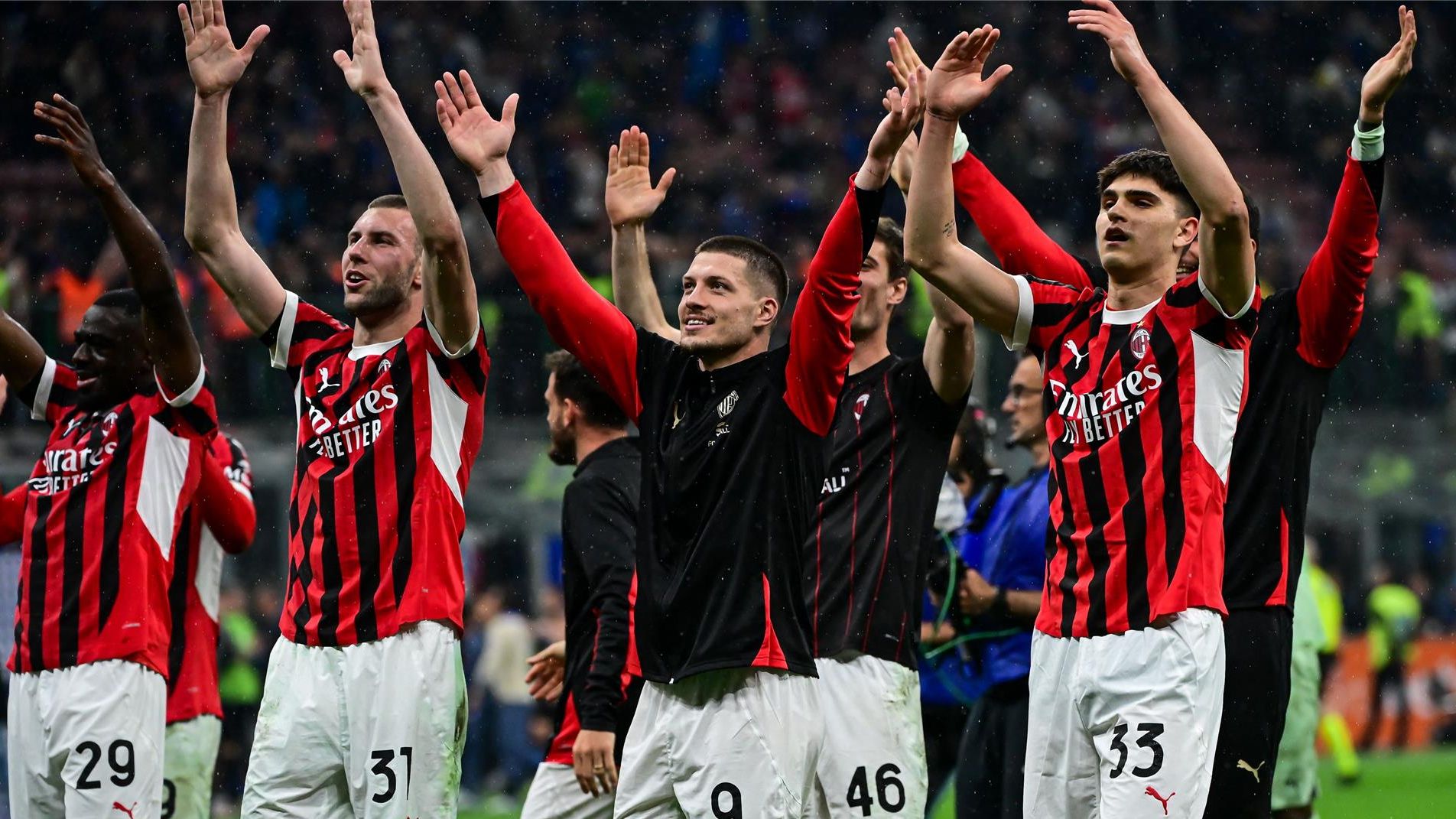 لاعبو ميلان