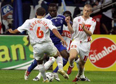 جيرالد أسامواه أحد اللاعبين الذين تعرضوا للهتافات العنصرية