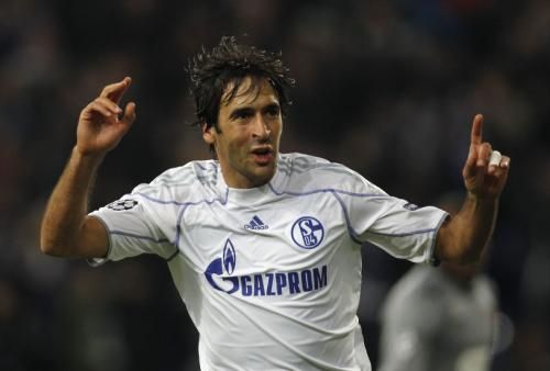 2010-10-20t201403z_01_ina12_rtridsp_3_soccer-champions_reuters