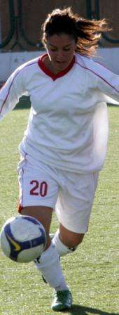 فرح العزب لاعبة الأرثوذكسي لكرة القدم