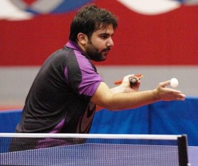  لقطة لنجم كرة الطاولة حمد بو حجي