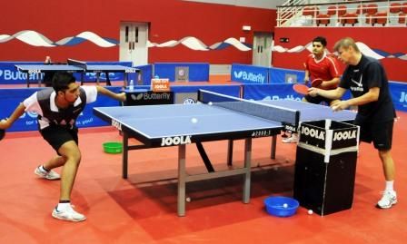  المدرب بوريس خلال التدريبات