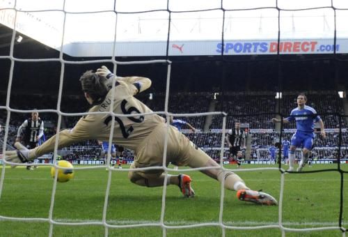 2011-12-03t141055z_01_nvr07_rtridsp_3_soccer-england_reuters