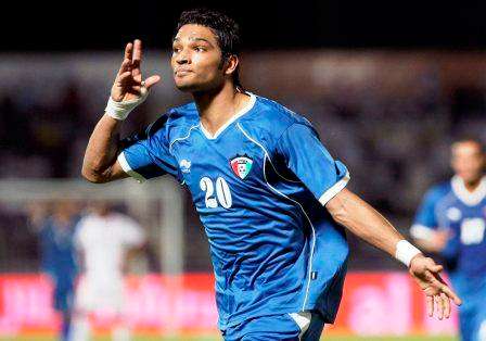  يوسف ناصر مهاجم منتخب الكويت الأول لكرة القدم 