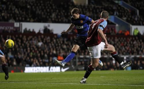 2011-12-03t180436z_01_edy02_rtridsp_3_soccer-england_reuters