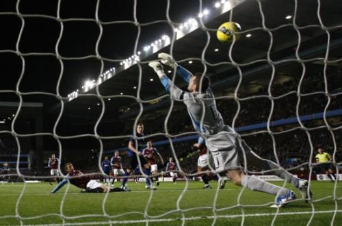 2011-12-03t184533z_01_edy07_rtridsp_3_soccer-england_reuters